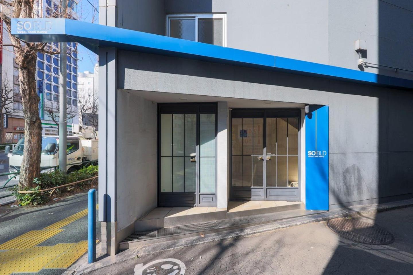 Апартаменти Shinjuku Okada Building Токіо Екстер'єр фото